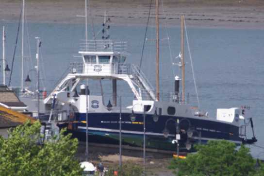 17 June 2022 - 14-28-33
The Higher Ferry is undergoing maintenance - fitting new bow thrusters I've been told.
-----------------
Dartmouth Higher Ferry maintenance